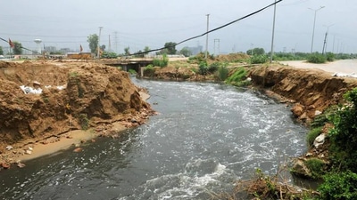 The monitoring committees will conduct raids and take action against the errant industrial units found releasing untreated effluent illegally. (HT Photo) The monitoring committees will conduct raids and take action against the errant industrial units found releasing untreated effluent illegally. (HT Photo)