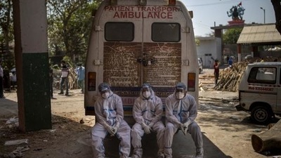 India’s official Covid-19 death toll is around 414,000, the third-highest in the world, but the study suggests a huge undercount. (AP) India’s official Covid-19 death toll is around 414,000, the third-highest in the world, but the study suggests a huge undercount. (AP)