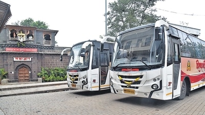 Traditional palkhis arrived in Pandharpur by buses provided by the Maharashtra State Road Transport Corporation. (HT Photo) Traditional palkhis arrived in Pandharpur by buses provided by the Maharashtra State Road Transport Corporation. (HT Photo)