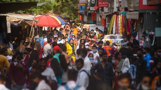 The government order said that 'gross' violation of the Covid-19 norms was found in the Sarojini Nagar market. (Amal KS/HT Photo)