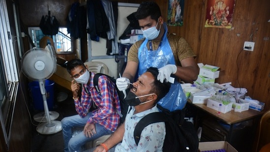 So far 45,846,165 samples have been tested for Covid-19 in Maharashtra.(HT Photo)