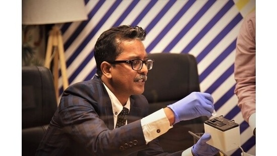 Abhijeet Sinha demonstrating Israeli technology SepctraLIT before NITI Aayog Member Dr. V.K. Saraswat & Dr. V. K. Paul, Chief - Covid Task Force. Abhijeet Sinha demonstrating Israeli technology SepctraLIT before NITI Aayog Member Dr. V.K. Saraswat & Dr. V. K. Paul, Chief - Covid Task Force.