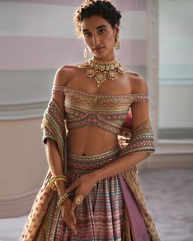 Summer brides should go for fresh dewy makeup with neutral undertones (Photo: Instagram/taruntahiliani) Summer brides should go for fresh dewy makeup with neutral undertones (Photo: Instagram/taruntahiliani)