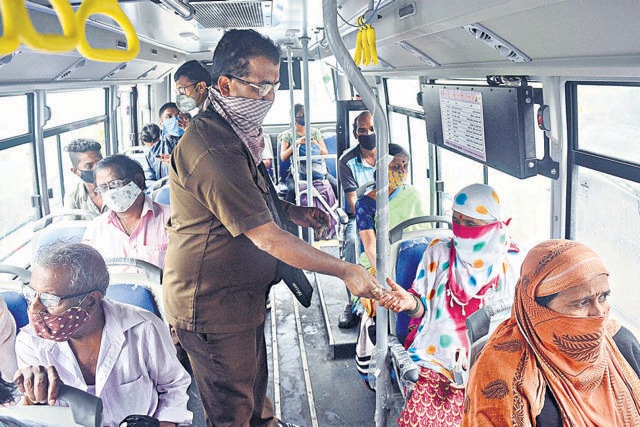 Passengers aboard a Punyadarsham bus in Pune, on July 19, 2021. (SHANKAR NARAYAN/HT) Passengers aboard a Punyadarsham bus in Pune, on July 19, 2021. (SHANKAR NARAYAN/HT)