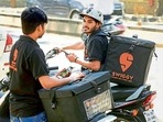 Swiggy’s chief rival Zomato saw its <span class='webrupee'>₹</span>9,375 crore IPO subscribed around 40 times, indicating investor enthusiasm to back the money-losing food delivery startup.(File photo) Swiggy’s chief rival Zomato saw its <span class='webrupee'>₹</span>9,375 crore IPO subscribed around 40 times, indicating investor enthusiasm to back the money-losing food delivery startup.(File photo)