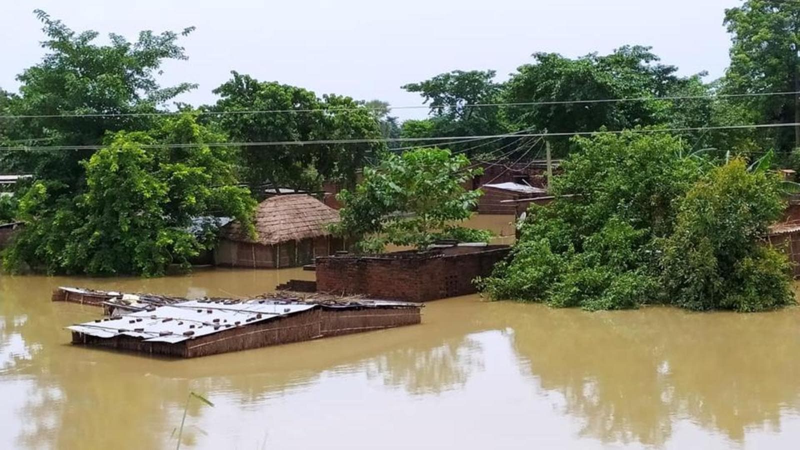 Bihar minister takes boat to visit flood-hit areas - Hindustan Times