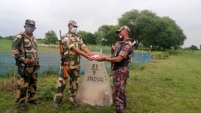 The BSF and BGB, who share cordial relations, exchanged greetings and good wishes at Pertrapole Integrated Check Post (ICP) and other Border Outposts. (ANI Photo)