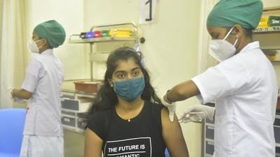 BMC medical staff administer Covid-19 vaccine to a beneficiary at Nair Hospital Vaccination Centre in Mumbai on July 17. (Anshuman Poyrekar/HT photo) BMC medical staff administer Covid-19 vaccine to a beneficiary at Nair Hospital Vaccination Centre in Mumbai on July 17. (Anshuman Poyrekar/HT photo)