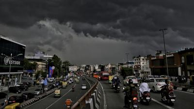 Dark clouds hover over South Extention in New Delhi on Tuesday, July 20. (Sanchit Khanna/ HT photo)
