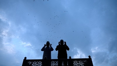 The Shahi Imam of Masjid underlined the community's need to stick to Covid-19 safety norms to prevent another virus wave. (Money Sharma/AFP)