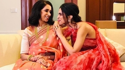 Deepika Padukone shared a picture with mother Ujjala Padukone on Instagram. Deepika Padukone shared a picture with mother Ujjala Padukone on Instagram.