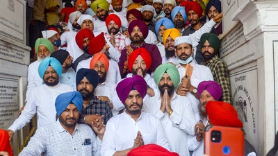 Sidhu’s camp claimed that at least 62 of the Congress’s 80 MLAs attended the visit but state intelligence agencies put the number closer to 42. The state goes to the polls in early 2022. Sidhu’s camp claimed that at least 62 of the Congress’s 80 MLAs attended the visit but state intelligence agencies put the number closer to 42. The state goes to the polls in early 2022.