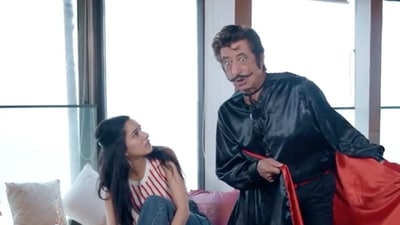 Shraddha Kapoor and Shakti Kapoor in a new video. Shraddha Kapoor and Shakti Kapoor in a new video.