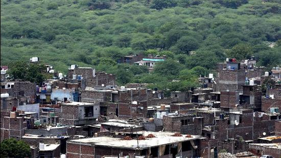 Demolitions have been underway at Khori since July 14, after the Supreme Court in June directed the Haryana government and the MCF to remove encroachments from Aravalli forest land. (Vipin Kumar/HT PHOTO)