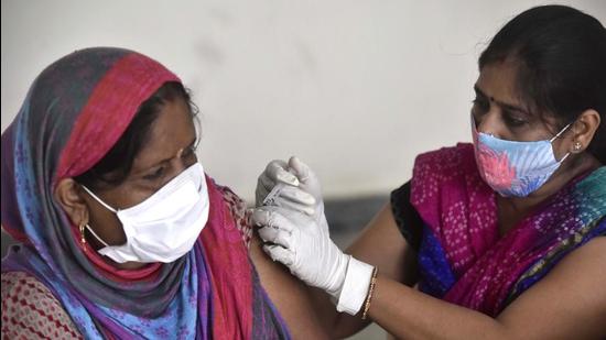Around 53% of Gurugram’s population is estimated to have received at least one Covid-19 vaccine dose. (Vipin Kumar/HT PHOTO) Around 53% of Gurugram’s population is estimated to have received at least one Covid-19 vaccine dose. (Vipin Kumar/HT PHOTO)