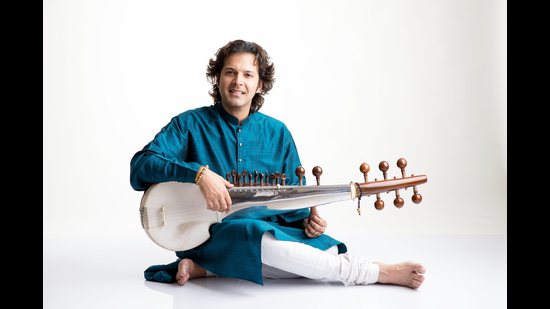Sarod maestro Ayaan Ali Bangash Sarod maestro Ayaan Ali Bangash