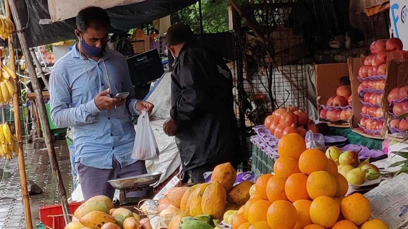 Usage of banned plastic carry bags increases in Pune