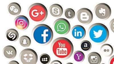 KAZAN; RUSSIA - October 26; 2017: Collection of popular social media logos printed on paper: Facebook; Twitter; LinkedIn; Instagram; WhatsApp; Youtube; Blogger and others (Shutterstock) KAZAN; RUSSIA - October 26; 2017: Collection of popular social media logos printed on paper: Facebook; Twitter; LinkedIn; Instagram; WhatsApp; Youtube; Blogger and others (Shutterstock)