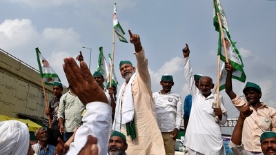 BKU spokesperson and farmer leader Rakesh Tikait addresses a gathering on the eve of 'Kisan Parliament' at Ghazipur (Delhi-UP border), near New Delhi, India, on Wednesday, July 21, 2021. (Ajay Aggarwal / HT PHOTO) BKU spokesperson and farmer leader Rakesh Tikait addresses a gathering on the eve of 'Kisan Parliament' at Ghazipur (Delhi-UP border), near New Delhi, India, on Wednesday, July 21, 2021. (Ajay Aggarwal / HT PHOTO)