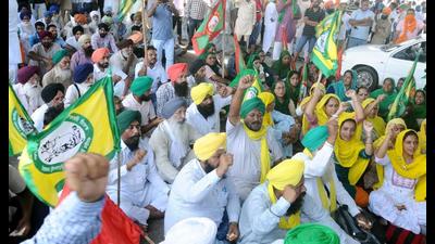 State has to redress the issue to lift blockade by farmers: HC to Punjab