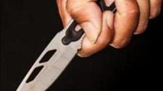 Evil criminal with large sharp knife ready for robbery or to commit a homicide (knife attack, shutterstock) (HT FILE) Evil criminal with large sharp knife ready for robbery or to commit a homicide (knife attack, shutterstock) (HT FILE)