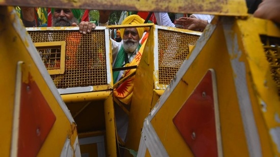 "India has witnessed that these farm laws are beneficial and are in the favour of farmers. We have had discussions about these laws. If they express their issues with the laws point-wise, we can discuss it," said Union agriculture minister Narendra Singh Tomar(Raj K Raj/HT Photo)