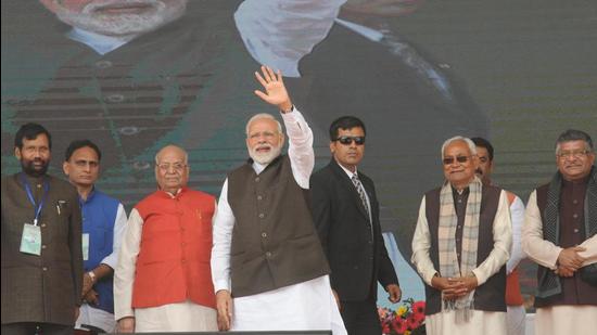 Prime Minister Narendra Modi with chief minister Nitish Kumar, and then governor Lalji Tondon, lays foundation stone of development projects, including Patna Metro project on February 17, 2019. (HT archive)