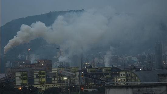 The world’s two fastest developing economies with 2.5 billion plus people have witnessed a spurt in particulate matter induced air pollution levels in the past two decades. (Vijayanand Gupta/HT Photo/Representative use) The world’s two fastest developing economies with 2.5 billion plus people have witnessed a spurt in particulate matter induced air pollution levels in the past two decades. (Vijayanand Gupta/HT Photo/Representative use)