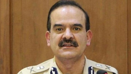 Param Bir Singh has accused former Maharashtra home minister Anil Deshmukh of directing the police to extort money from bars and hotels in Mumbai.(HT File Photo) Param Bir Singh has accused former Maharashtra home minister Anil Deshmukh of directing the police to extort money from bars and hotels in Mumbai.(HT File Photo)