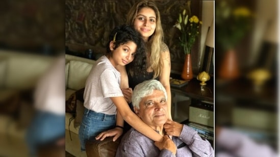 Farhan Akhtar's daughters Shakya and Akira Akhtar: Farhan Akhtar has two beautiful daughters Shakya and Akira Akhtar. Akira turned 14 in Feb. Shakya loves fashion and her Instagram handle says it all.(Instagram/@faroutakhtar)