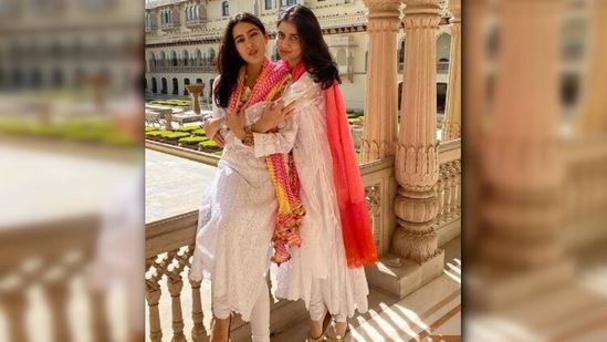 Sara Ali Khan: Sara's wardrobe is filled with Indian attires. From Chikankaris to shararas, the 'Kedarnath' fame has a different craze for Indian wear. Earlier this year she visited Jaipur with her bestie Sara Vaisoha and they twinned in white Chikankari suits.(Instagram/@saraalikhan95)