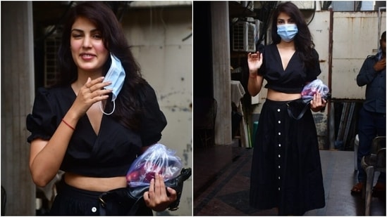 Rhea chose a cotton crop top and midi skirt for her outing in the bay. She gave us a masterclass on nailing street style looks in the ensemble. If you're on the lookout for chic and effortless pieces, you will definitely want to steal this combo from the actor's repertoire.(Varinder Chawla)