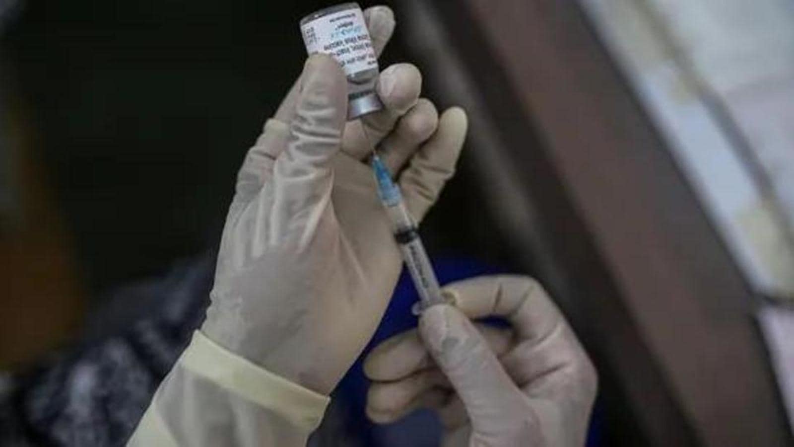 Chaos at vaccination centres in MP, health department to increase sites