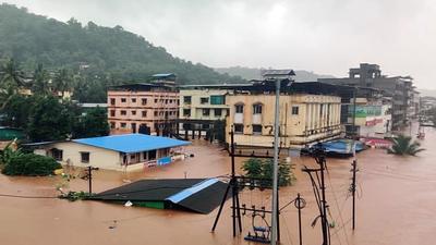 Heavy rainfall causes floods in Chiplun, Ratnagiri district, in Maharashtra. (HT Photo) Heavy rainfall causes floods in Chiplun, Ratnagiri district, in Maharashtra. (HT Photo)
