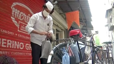 Mumbai Dabbawalas face an economic crunch due to Covid-19 (File Photo / ANI) Mumbai Dabbawalas face an economic crunch due to Covid-19 (File Photo / ANI)