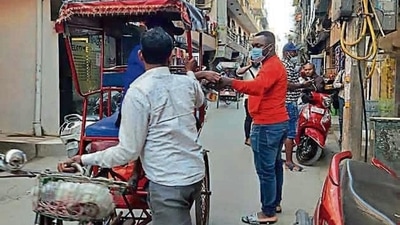 In the last three weeks, at least 20 markets in the city have faced similar crackdowns. (HT photo) In the last three weeks, at least 20 markets in the city have faced similar crackdowns. (HT photo)