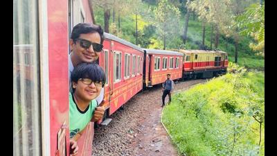 Tourists will be able to board and deboard any train on the route,subject to availability of seats. (HT FILE PHOTO)