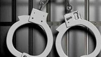 Arrest-handcuffs.