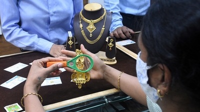 Gold prices edged lower in the global markets and were heading for their first weekly decline in five. (File Photo) Gold prices edged lower in the global markets and were heading for their first weekly decline in five. (File Photo)