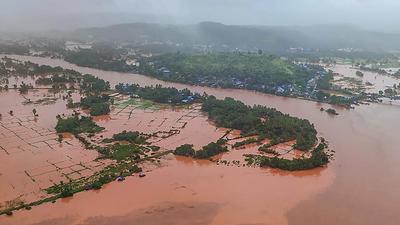 Indian Air Force teams carry out rescue work in flood-hit Chiplun in Ratnagiri district of Maharashtra, following heavy monsoon rain. (PTI)