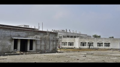 The finishing of the Government College Ludhiana (east) building and white washing is pending. (Gurpreet SIngh/HT) The finishing of the Government College Ludhiana (east) building and white washing is pending. (Gurpreet SIngh/HT)