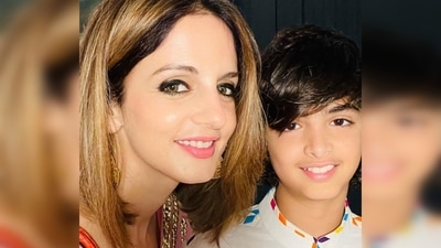 Sussanne Khan poses with son Hridaan. Sussanne Khan poses with son Hridaan.