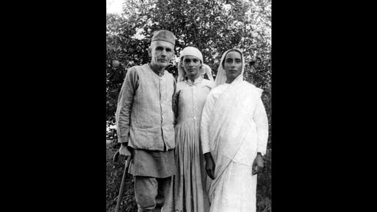 Samuel Evan Stokes with his daughter and wife. (HT Archives) Samuel Evan Stokes with his daughter and wife. (HT Archives)