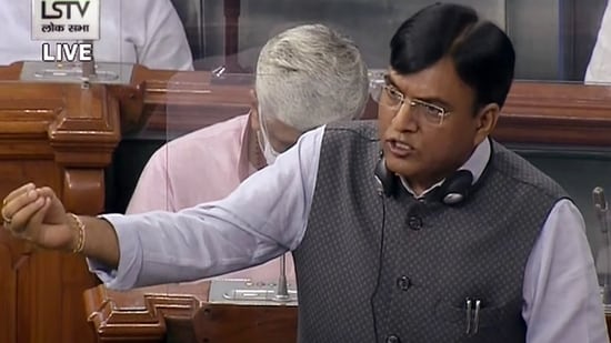 Union minister of health, Mansukh Mandaviya, informed the Lok Sabha that <span class='webrupee'>₹</span>9,725.15 crore has been spent by the government on the vaccination drive. (ANI Photo/ LSTV)