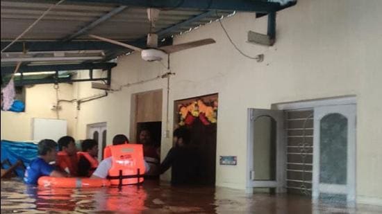 Heavy rainfall caused flood in Chiplun of Ratnagiri district in Maharashtra on Thursday, July 22. (HT photo) Heavy rainfall caused flood in Chiplun of Ratnagiri district in Maharashtra on Thursday, July 22. (HT photo)