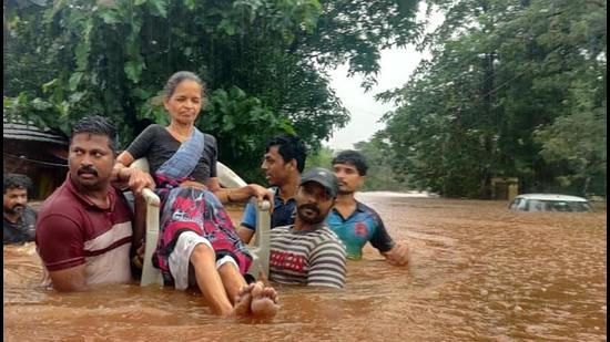 Heavy rainfall causes flood in Chiplun of Ratnagiri district in Maharashtra on Thursday, July 22. (Hindustan Times)
