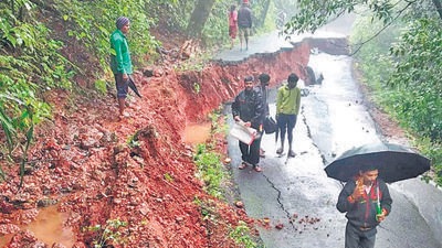 A road caved in due to heavy rainfall at Lingmala in Mahabaleshwar, on Friday. (HT PHOTO) A road caved in due to heavy rainfall at Lingmala in Mahabaleshwar, on Friday. (HT PHOTO)