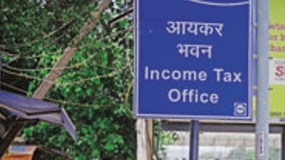 The raids, which began on Thursday, continued at 32 locations – 20 residential and 12 office premises belonging to key employees and promoters of the group. (Pradeep Gaur/ Mint)