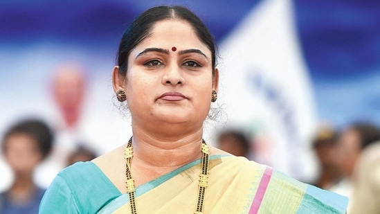 Weightlifter Karnam Malleswari had won the first ever Olympic medal by an Indian woman.(HT_PRINT) Weightlifter Karnam Malleswari had won the first ever Olympic medal by an Indian woman.(HT_PRINT)