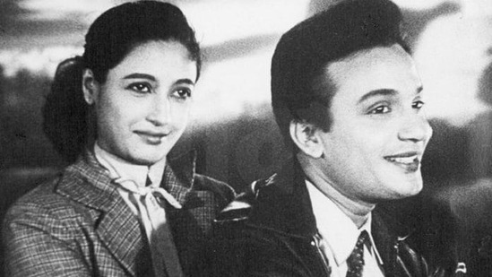 Saptapadi (1961): Starring Suchitra Sen, Uttam Kumar, Chhabi Biswas and Chhaya Debi, 'Saptapadi' is a romantic Bengali film based on a novel of 1958 written by Tarasankar Bandyopadhyay.(Film screenshot)